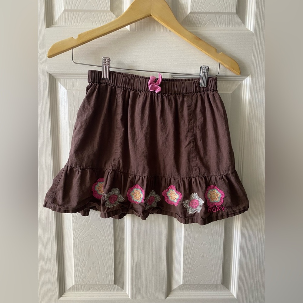 Roxy girls skirt- embroidered on fabric flowers